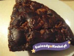 Ciasto salceson z ciemną, chrupiącą skórką i miękkim wnętrzem.
